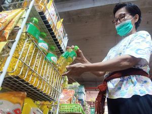 Keluh Pedagang dan Pembeli Minyak Goreng Kena PHP Minyakita di Pasar Badung