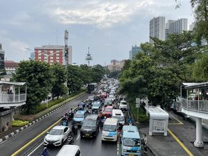 Penampakan Lalin Macet di Jalan Salemba Jakpus Pagi Ini Penampakan Lalin Macet di Jalan Salemba Jakpus Pagi Ini