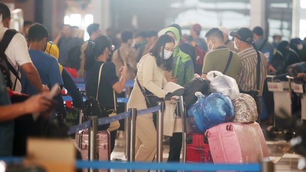 Potret Ramainya Bandara, Penumpang Pesawat Naik Drastis Selama 2022