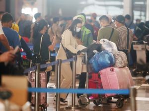 Potret Ramainya Bandara, Penumpang Pesawat Naik Drastis Selama 2022