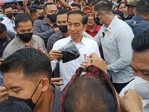 Seskab Soal Isu Reshuffle Kabinet-Cagub BI: Itu Ada Presiden Seskab Soal Isu Reshuffle Kabinet-Cagub BI: Itu Ada Presiden