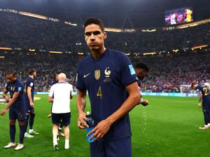 Raphael Varane Pensiun dari Timnas Prancis