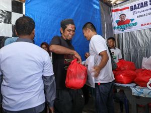 Relawan Sandiaga Uno Gelar Program Sembako Murah di Sumatera Barat Relawan Sandiaga Uno Gelar Program Sembako Murah di Sumatera Barat