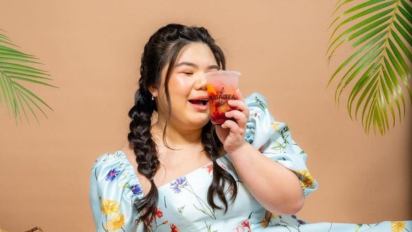 Shani Amelia, Selebgram Kocak yang Punya Bisnis Teh Kekinian