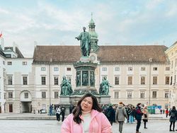 Selebgram Shani Amelia Girang Nginap Sehotel dengan BLACKPINK