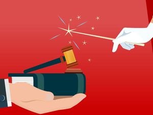 Simsalabim! Putusan MK Berubah Simsalabim! Putusan MK Berubah