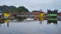Warna-warni Jembatan Gantung Sungai Pisang Sang Penunjang Akses Wisata