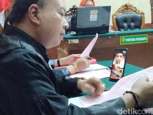 Pria Surabaya Buka Loker Abal-abal di FB, Ujung-ujungnya Curi Motor Pelamar Pria Surabaya Buka Loker Abal-abal di FB, Ujung-ujungnya Curi Motor Pelamar