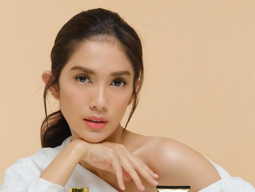 Ussy Sulistiawaty Rilis Skincare, Ungkap Rahasia Wajah Awet Muda Ussy Sulistiawaty Rilis Skincare, Ungkap Rahasia Wajah Awet Muda