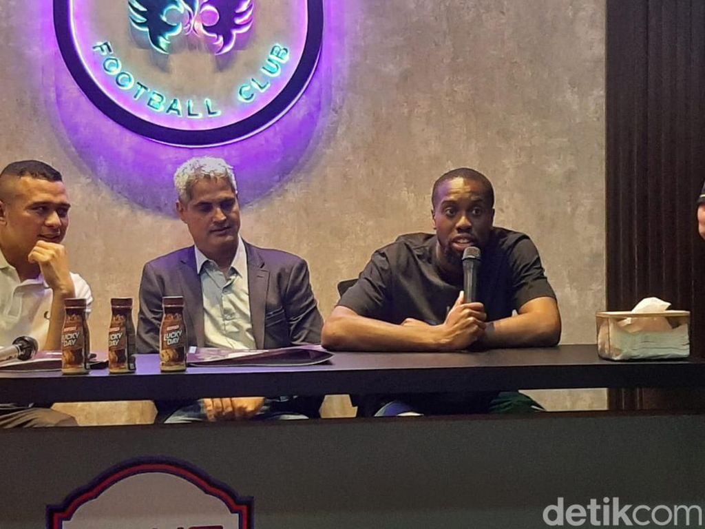 Yanis Mbombo Striker Baru RANS: Pernah Main di Kualifikasi Liga Champions Yanis Mbombo Striker Baru RANS: Pernah Main di Kualifikasi Liga Champions