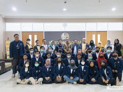 29 Mahasiswa Unesa Magang Satu Tahun di Bandara Haneda, Luar Biasa!