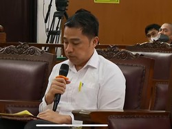 Tangisan Istri AKBP Arif Sebut Sambo Hancurkan Karier Suami