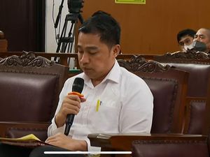 Tangisan Istri AKBP Arif Sebut Sambo Hancurkan Karier Suami Tangisan Istri AKBP Arif Sebut Sambo Hancurkan Karier Suami