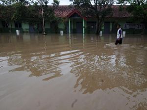 Banjir Setinggi Lutut Rendam Cawas Klaten
