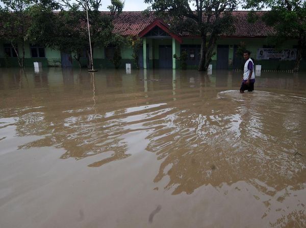 Banjir Setinggi Lutut Rendam Cawas Klaten