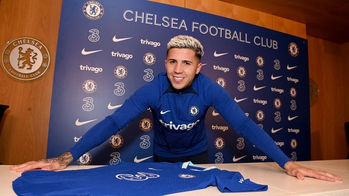COBHAM, ENGLAND - FEBRUARY 01: Chelsea unveil new signing Enzo Fernandez at Chelsea Training Ground on February 1, 2023 in Cobham, England. (Photo by Darren Walsh/Chelsea FC via Getty Images)