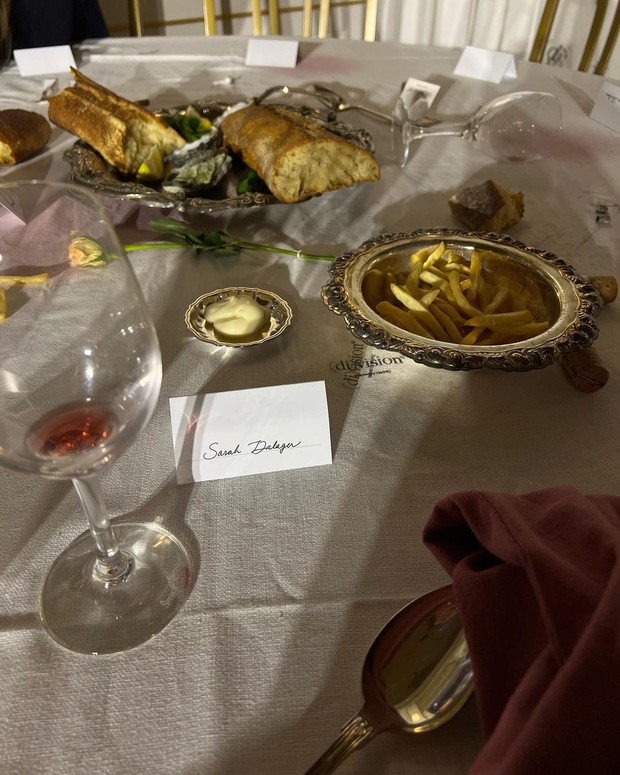 Dekorasi meja peragaan busana (di)vision/