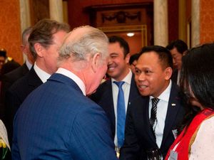 Bangga! Seorang Mahasiswa S3 Asal RI Dijamu Raja Charles III di Istana Buckingham