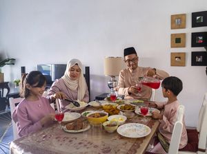Kisah Ulama Beri Nafkah Lebih di Hari Asyura, Lalu Rizkinya Lapang Setahun Kisah Ulama Beri Nafkah Lebih di Hari Asyura, Lalu Rizkinya Lapang Setahun