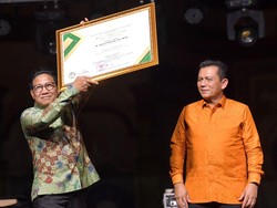 Hari BUMDesa, Tiga Gubernur Terima Penghargaan Kemendes PDTT