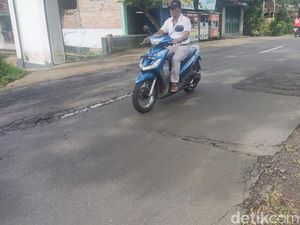 Netizen Sambat Jalan Godean Rusak ke Gibran, Sekda DIY: Itu Guyon Saja Netizen Sambat Jalan Godean Rusak ke Gibran, Sekda DIY: Itu Guyon Saja