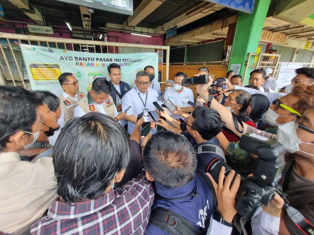 KPPU Surabaya Temukan Pembelian Bersyarat Saat Minyakita Langka di Pasaran KPPU Surabaya Temukan Pembelian Bersyarat Saat Minyakita Langka di Pasaran