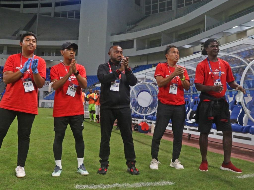 Liga 2 Belum Jelas, Persipura Persilakan Pemainnya Cari Klub Baru Liga 2 Belum Jelas, Persipura Persilakan Pemainnya Cari Klub Baru