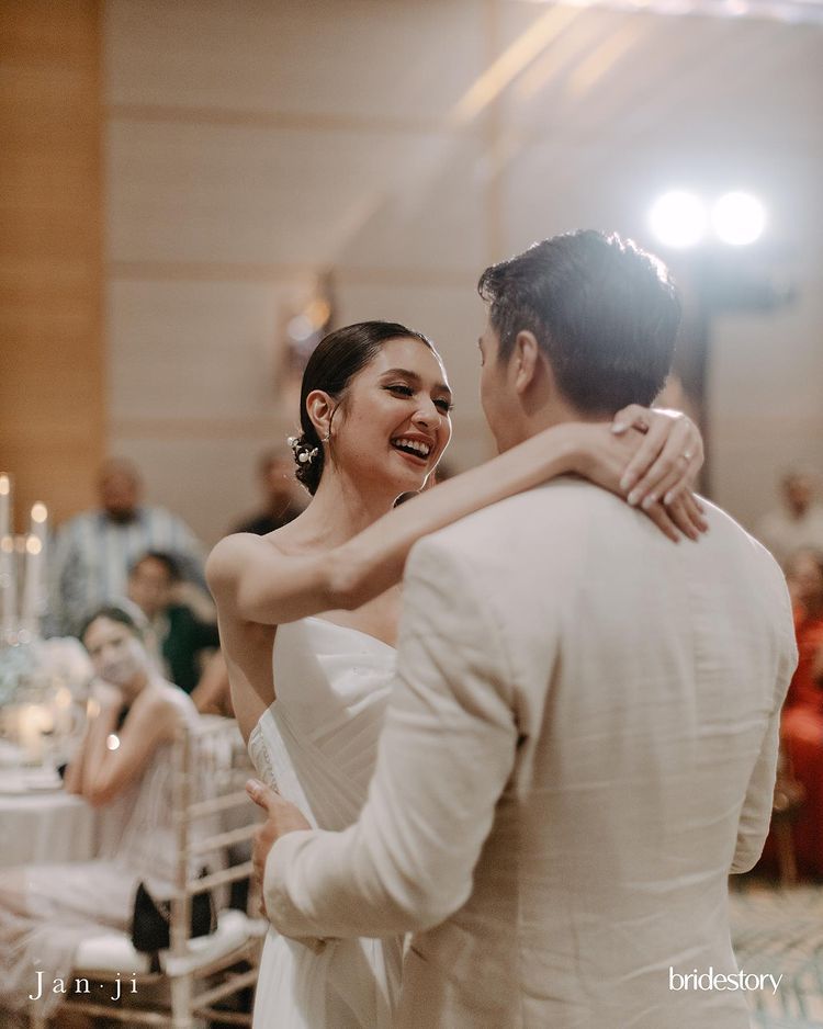 Mikha Tambayong dan Deva Mahenra Mikha Tambayong dan Deva Mahenra