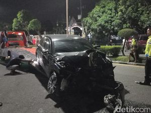 Mobil DPRD Jambi yang Bawa Wanita Bugil Khusus Antar Jemput Tamu Mobil DPRD Jambi yang Bawa Wanita Bugil Khusus Antar Jemput Tamu