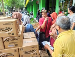 Operasi Pasar Minyak Curah Diserbu Pedagang Setelah 4 Bulan Langka