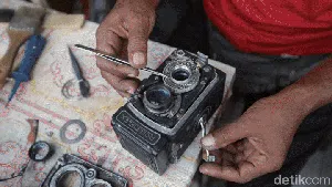 Surga Barang Bekas di Pasar Loak Jakarta
