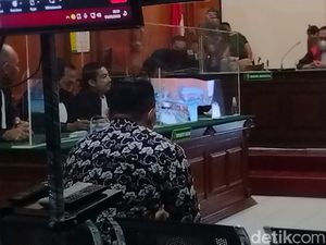 Suko Sutrisno Security Officer Kanjuruhan Dituntut 6 Tahun 8 Bulan Bui Suko Sutrisno Security Officer Kanjuruhan Dituntut 6 Tahun 8 Bulan Bui