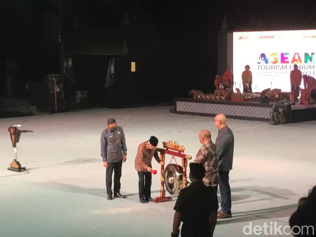 Wapres Maruf Amin Buka ATF 2023 di Prambanan: Semoga Pariwisata Bangkit! Wapres Maruf Amin Buka ATF 2023 di Prambanan: Semoga Pariwisata Bangkit!