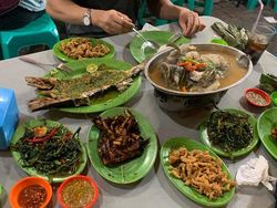 4 Tempat Makan Seafood di Food Plaza PIK yang Menarik Dicoba