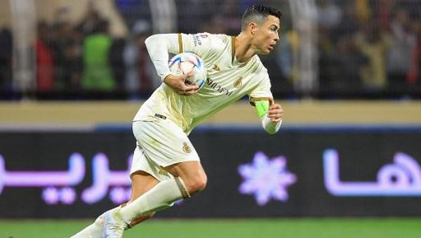 Ronaldo, Penalti, dan Gol Perdananya buat Al Nassr di Liga Arab