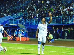 Kehilangan 4 Pilar, Pelatih Arema Maksimalkan Pemain yang Ada Hadapi PSM