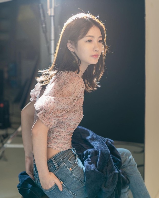 Floral Blouse dan Jeans