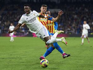 Gabriel Paulista Minta Maaf Usai Tekel Kasar Vinicius