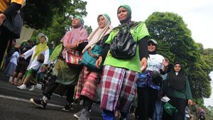 10 Ribu Warga Salatiga Ikuti Jalan Sehat Menggunakan Sarung