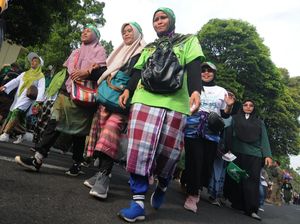 10 Ribu Warga Salatiga Ikuti Jalan Sehat Menggunakan Sarung