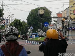 Ini Baru Benar! Jam Tugu Kota Pasuruan Kembali Berfungsi