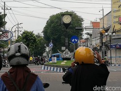 Ini Baru Benar! Jam Tugu Kota Pasuruan Kembali Berfungsi