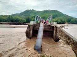 Jembatan Kapsali di Amfoang Putus, Akses Warga Lumpuh Total