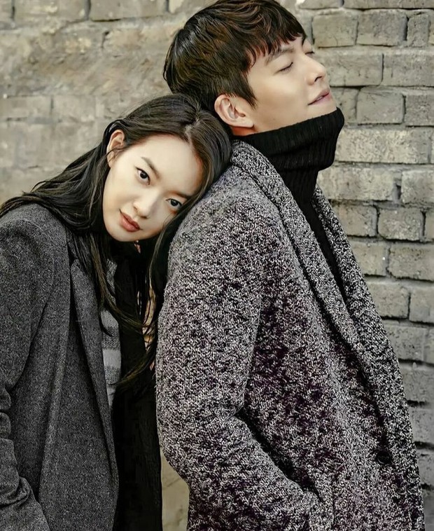 Inspirasi Outfit ala Pasangan Selebriti Korea untuk Fancy Date di Hari Valentine