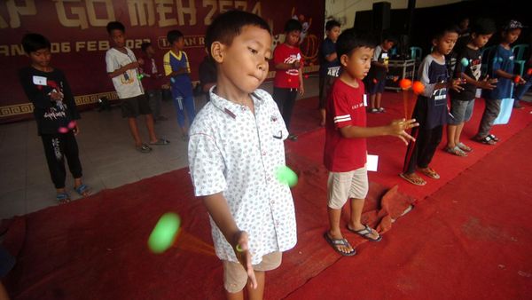 100 Siswa SD Ikuti Lomba Lato-lato di Tegal