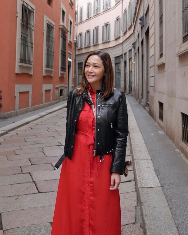 Maia Estianty kenakan dress dengan leather jacket/Sumber: IG @maiaestiantyreal Maia Estianty kenakan dress dengan leather jacket/Sumber: IG @maiaestiantyreal