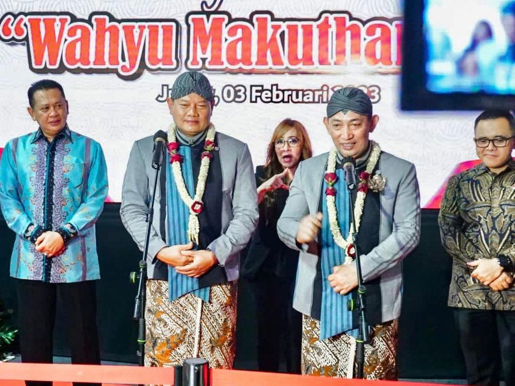 Bamsoet Apresiasi Pagelaran Wayang Kulit Wahyu Makutharama Bamsoet Apresiasi Pagelaran Wayang Kulit Wahyu Makutharama