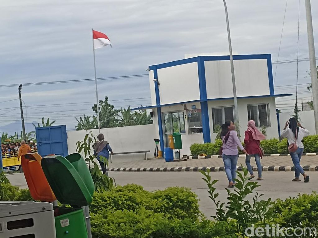 Polisi Datangi PT SAI Grobogan Pabrik Elit Bayar Lembur Syulit, Ini Hasilnya Polisi Datangi PT SAI Grobogan Pabrik Elit Bayar Lembur Syulit, Ini Hasilnya