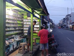 Menjelajah Sisa Kejayaan VCD/DVD Bajakan di Tasikmalaya