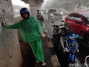 Potret Kolong Tol Becakayu yang Jadi Spot Favorit Berteduh Potret Kolong Tol Becakayu yang Jadi Spot Favorit Berteduh